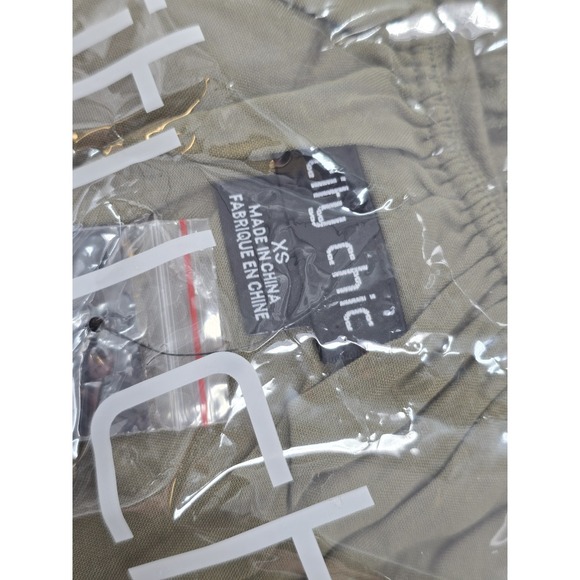 NWT City Chic Women's Plus Size Playsuit - Harlow Lace Embroidered - Size 14 - Picture 7 of 8